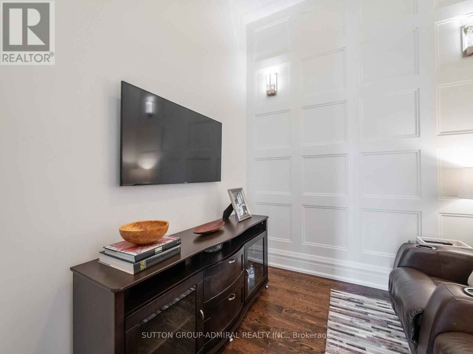 237 Joicey Boulevard, Toronto (Bedford Park-Nortown), Ontario  M5M 2V6 - Photo 5 - C12483160