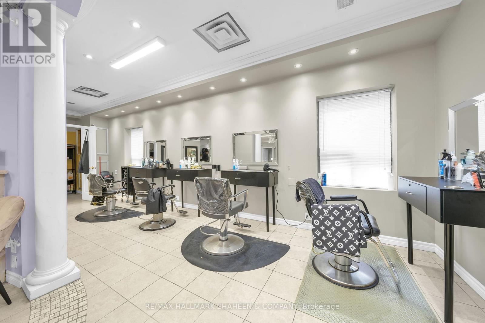 4823 Leslie Street, Toronto, Ontario  M2J 2K8 - Photo 12 - C12483166
