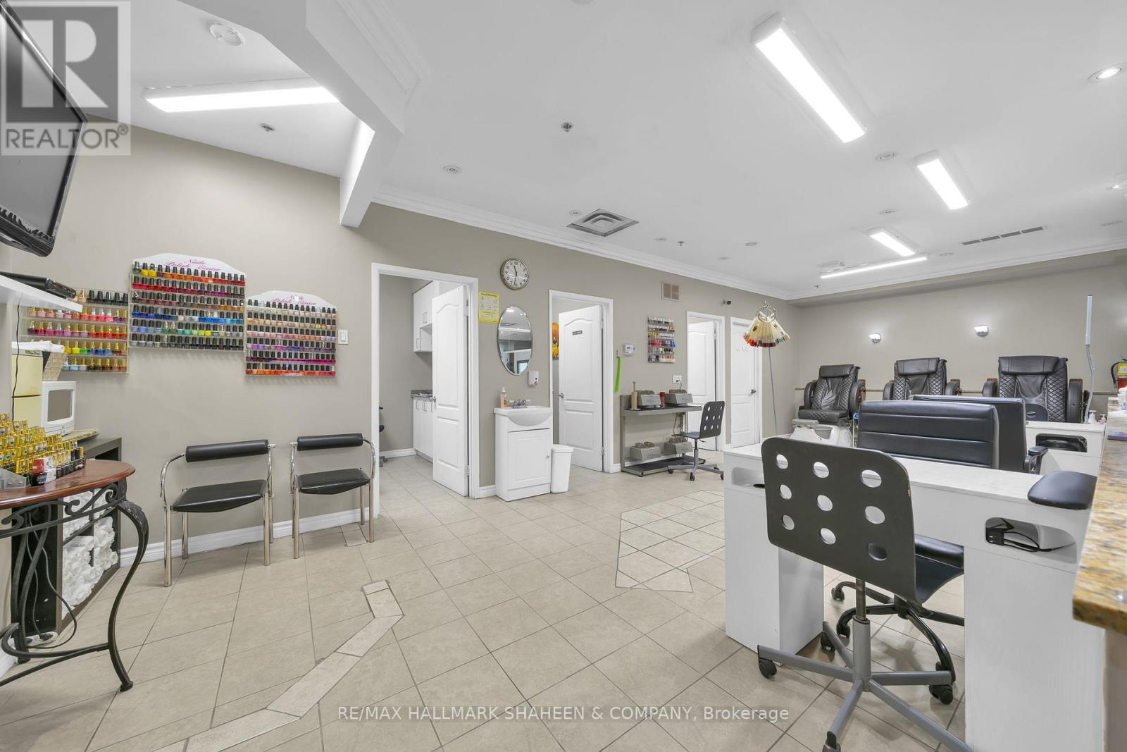 4823 Leslie Street, Toronto, Ontario  M2J 2K8 - Photo 6 - C12483166