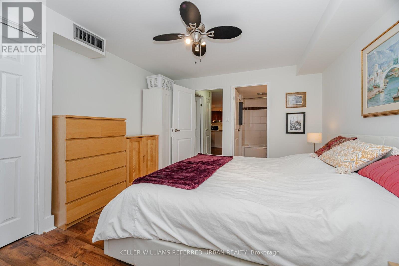 107 - 77 Maitland Place, Toronto, Ontario  M4Y 2V6 - Photo 18 - C12483241