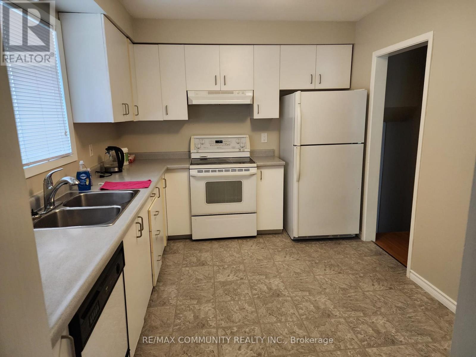 612 Dundee Avenue, Oshawa, Ontario  L1J 2X1 - Photo 2 - E12483136