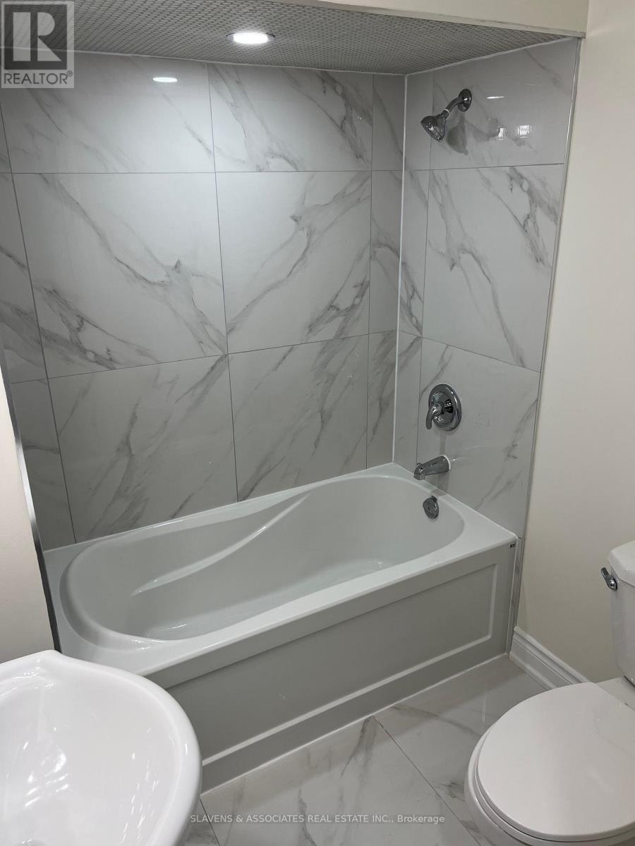 Bsmt - 16 Wilsongary Circle, Ajax, Ontario  L1T 0G7 - Photo 11 - E12483177