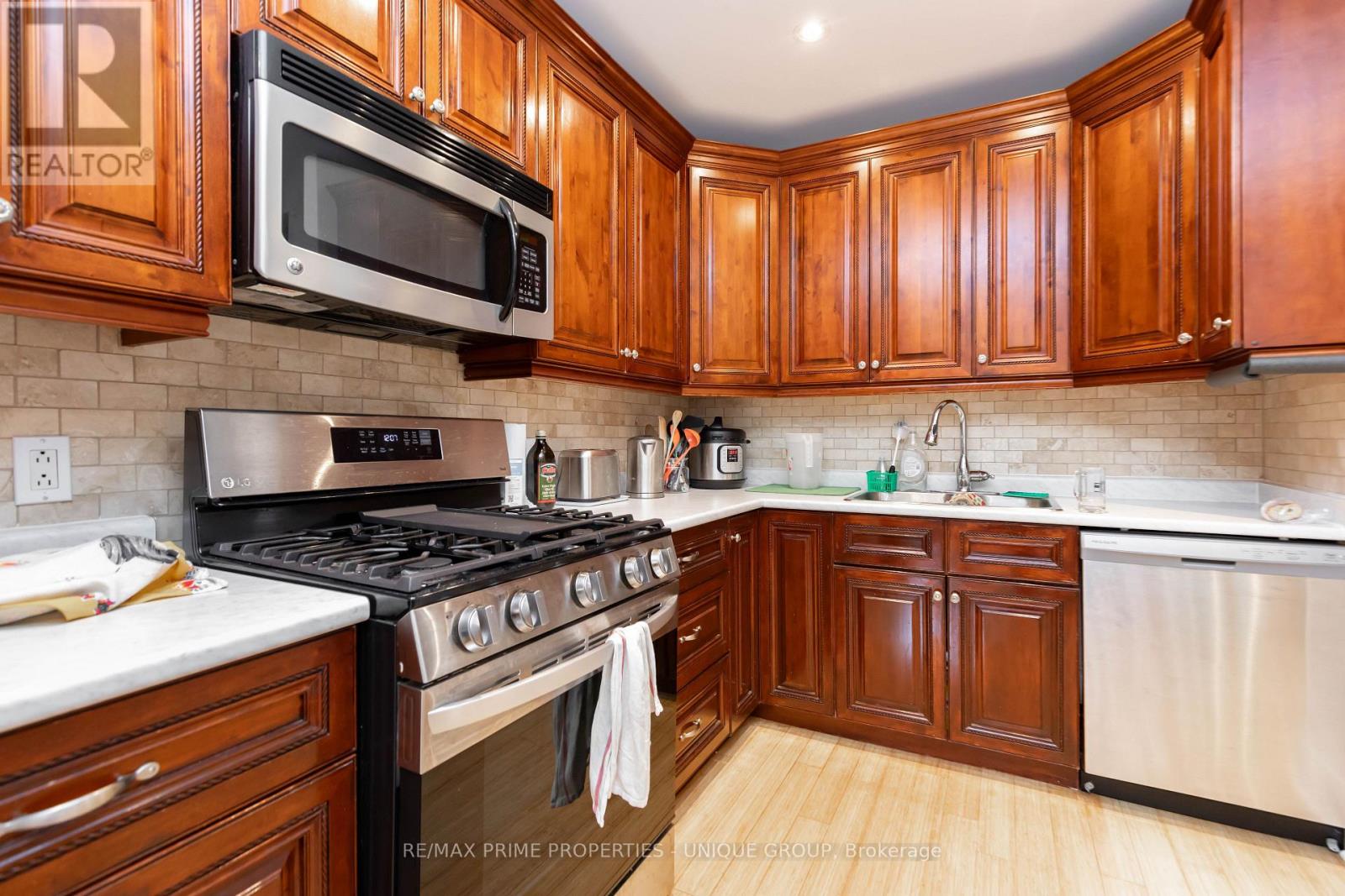 Main - 2338 Queen Street E, Toronto, Ontario  M4E 1G9 - Photo 10 - E12483197