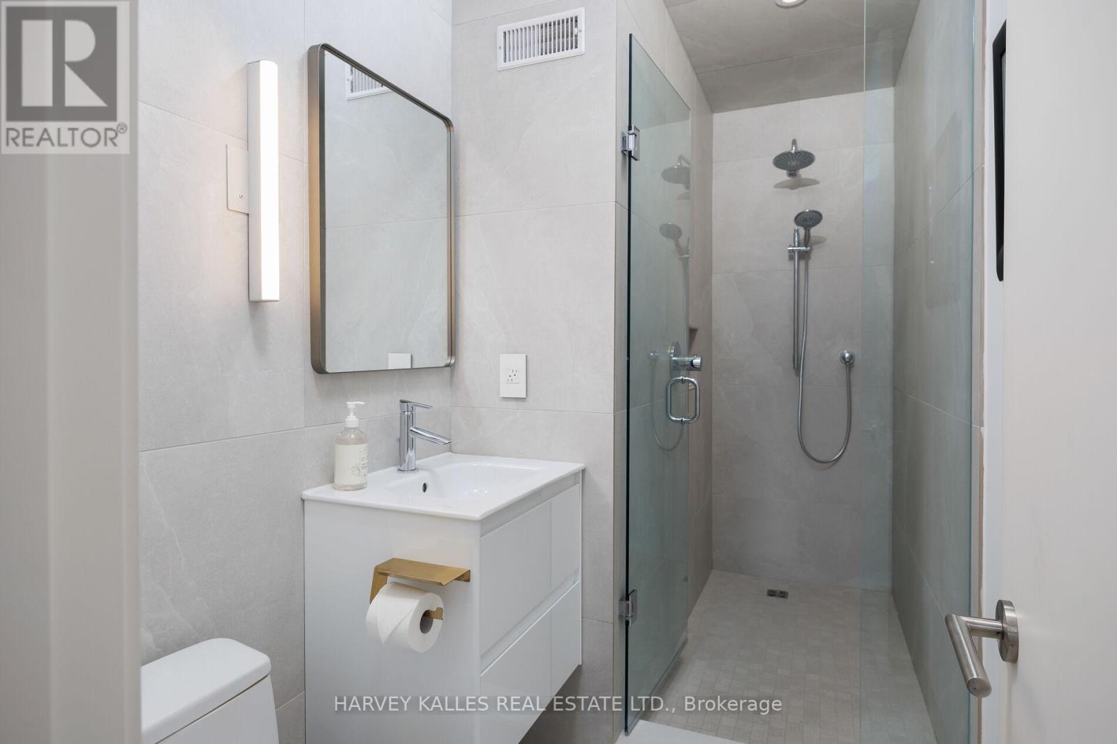 60 Hiltz Avenue, Toronto, Ontario  M4L 2N5 - Photo 32 - E12483203