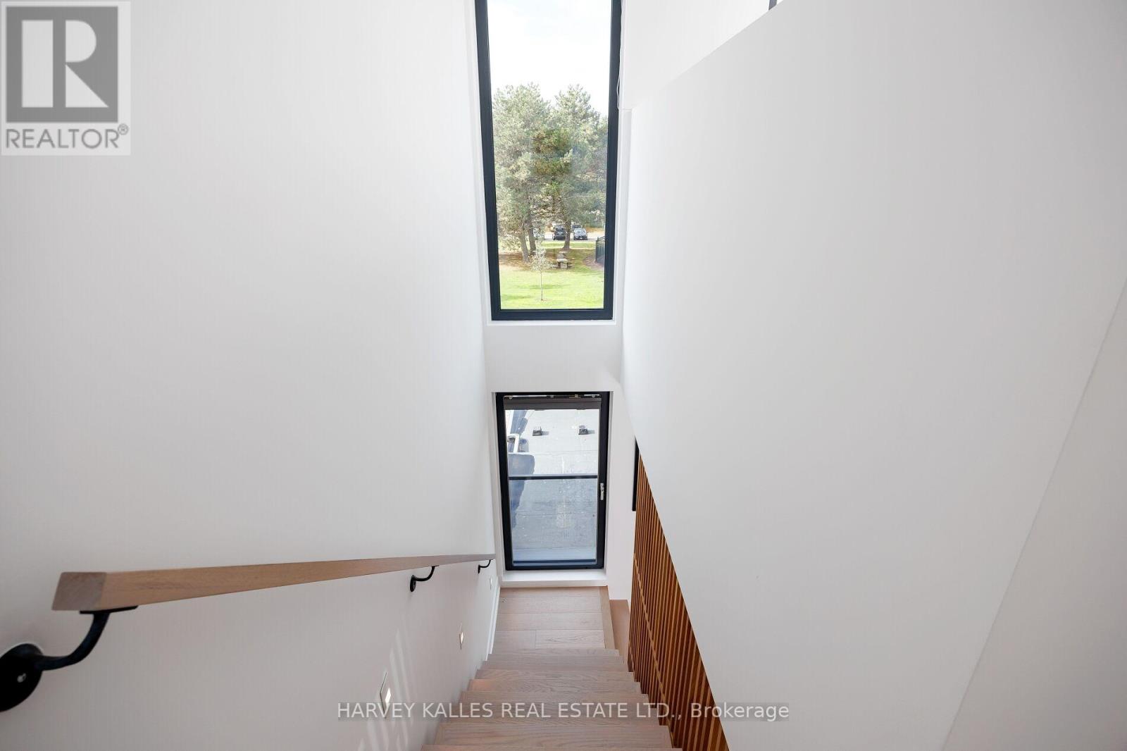 60 Hiltz Avenue, Toronto, Ontario  M4L 2N5 - Photo 34 - E12483203