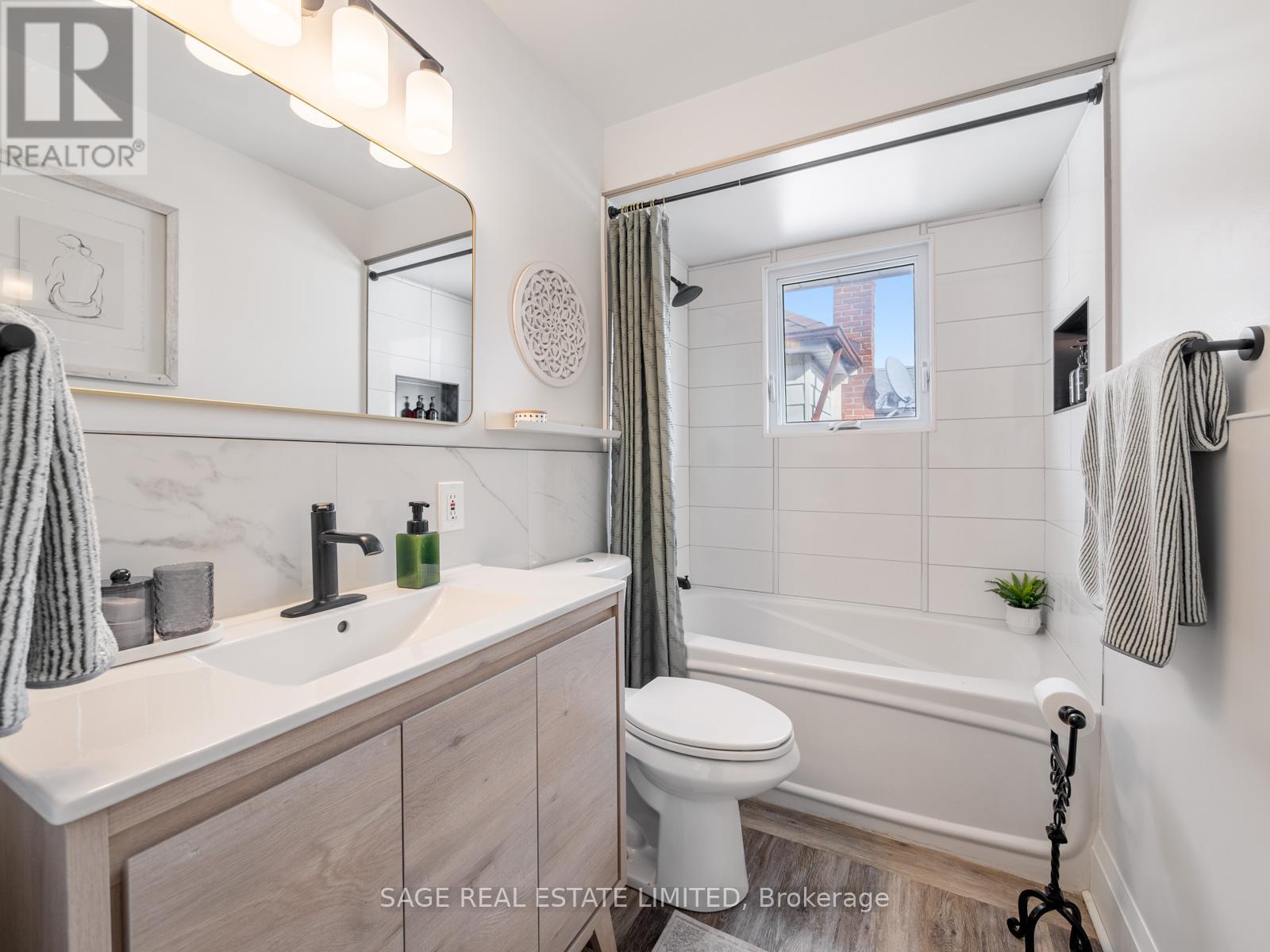 19 Savoy Avenue, Toronto, Ontario  M4C 2X4 - Photo 31 - E12483213