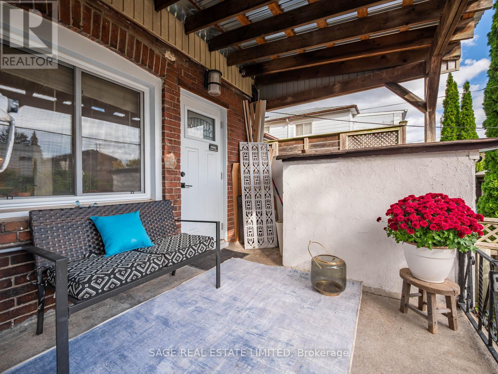 19 Savoy Avenue, Toronto, Ontario  M4C 2X4 - Photo 37 - E12483213