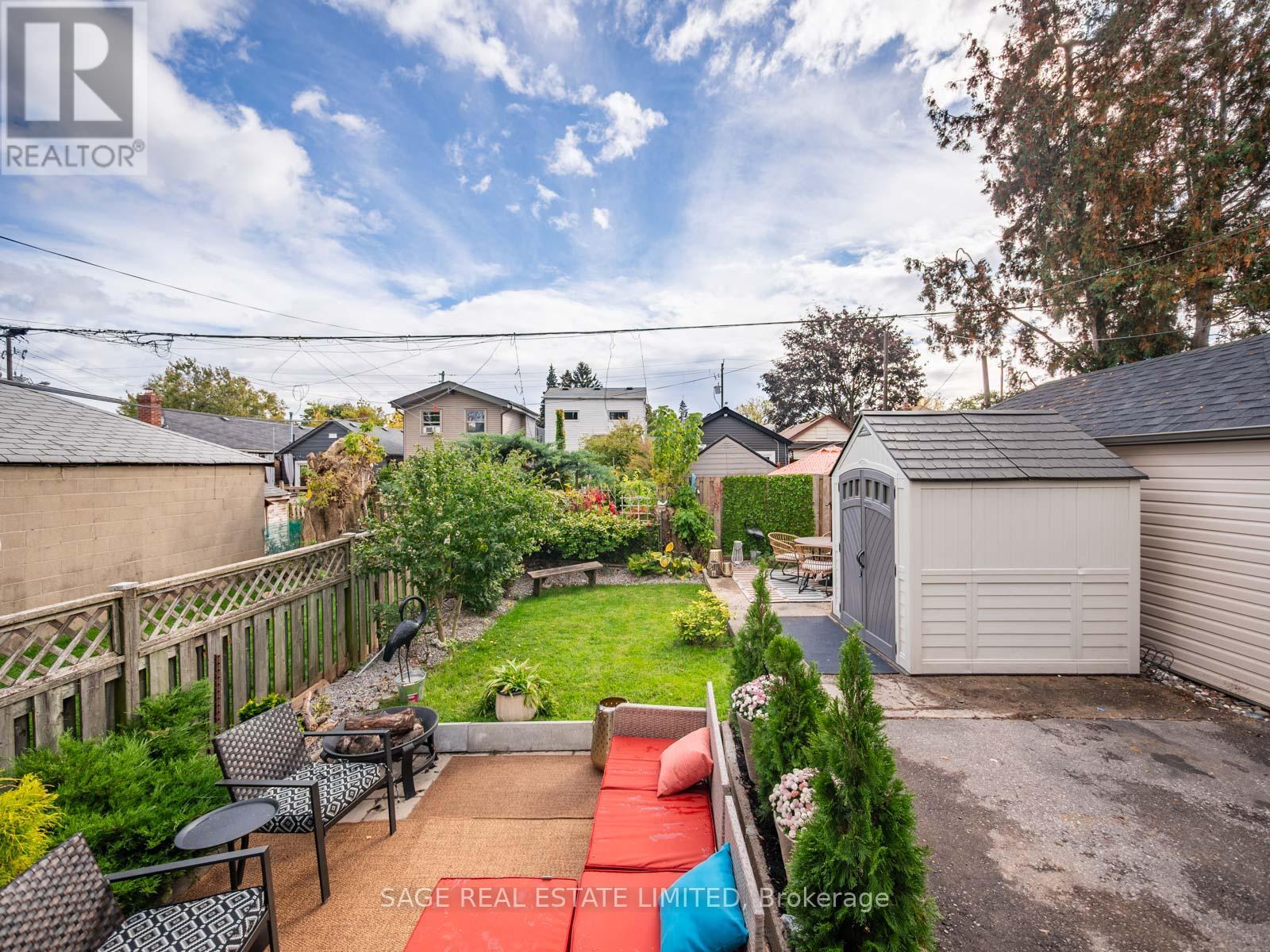 19 Savoy Avenue, Toronto, Ontario  M4C 2X4 - Photo 38 - E12483213