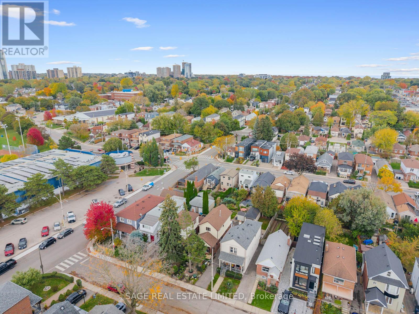 19 Savoy Avenue, Toronto, Ontario  M4C 2X4 - Photo 40 - E12483213