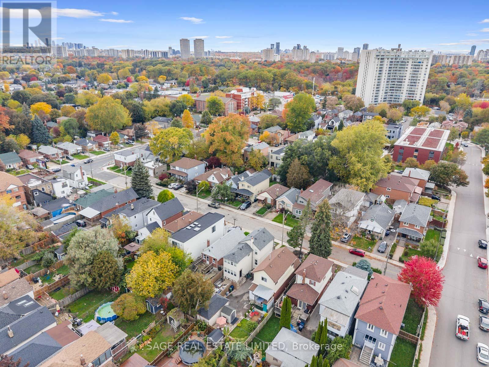 19 Savoy Avenue, Toronto, Ontario  M4C 2X4 - Photo 43 - E12483213