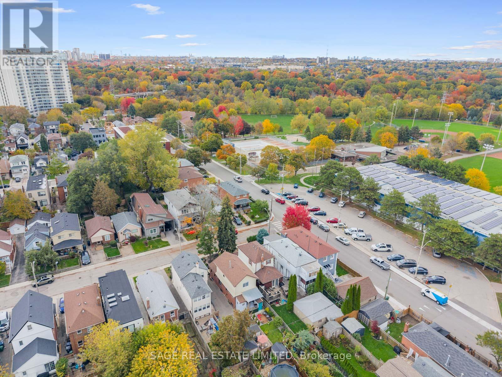 19 Savoy Avenue, Toronto, Ontario  M4C 2X4 - Photo 44 - E12483213