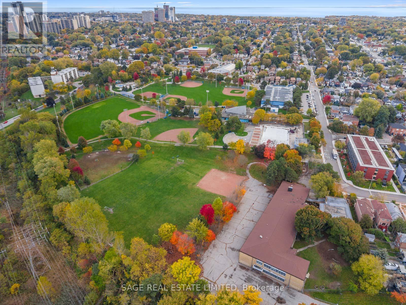 19 Savoy Avenue, Toronto, Ontario  M4C 2X4 - Photo 47 - E12483213
