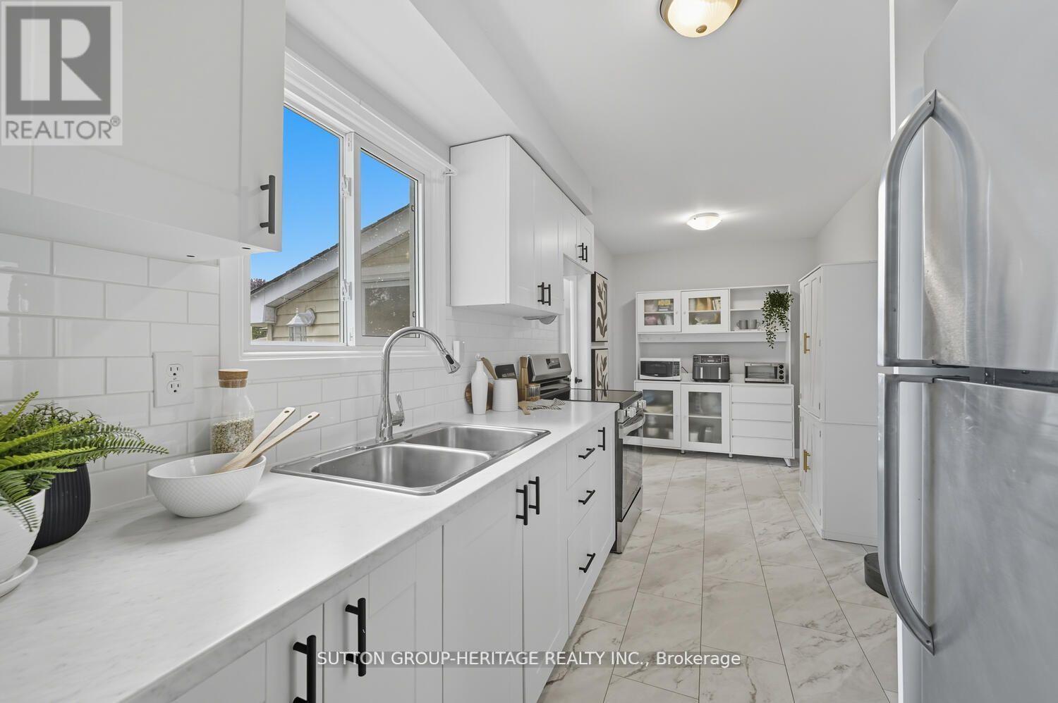 23 Swanston Crescent, Ajax, Ontario  L1S 3J5 - Photo 7 - E12483222