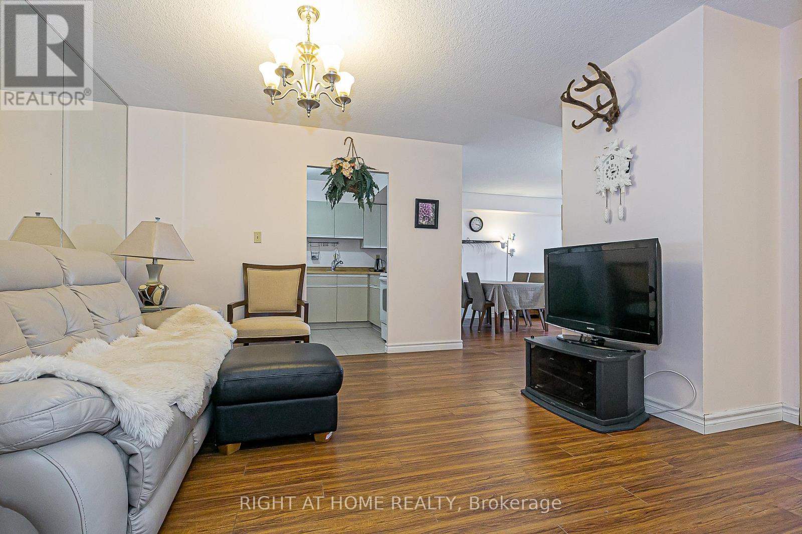 802 - 55 Bamburgh Circle, Toronto, Ontario  M1W 3V4 - Photo 5 - E12483237