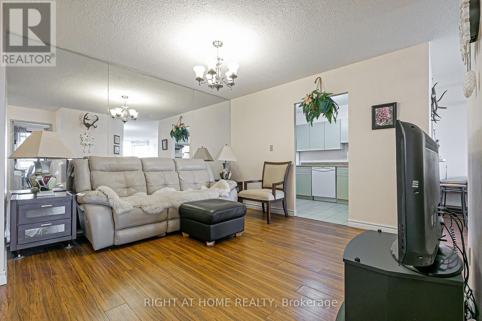 802 - 55 Bamburgh Circle, Toronto, Ontario  M1W 3V4 - Photo 6 - E12483237