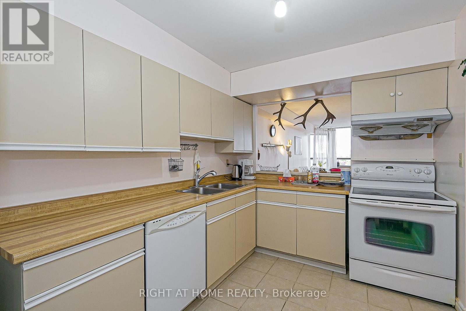 802 - 55 Bamburgh Circle, Toronto, Ontario  M1W 3V4 - Photo 8 - E12483237