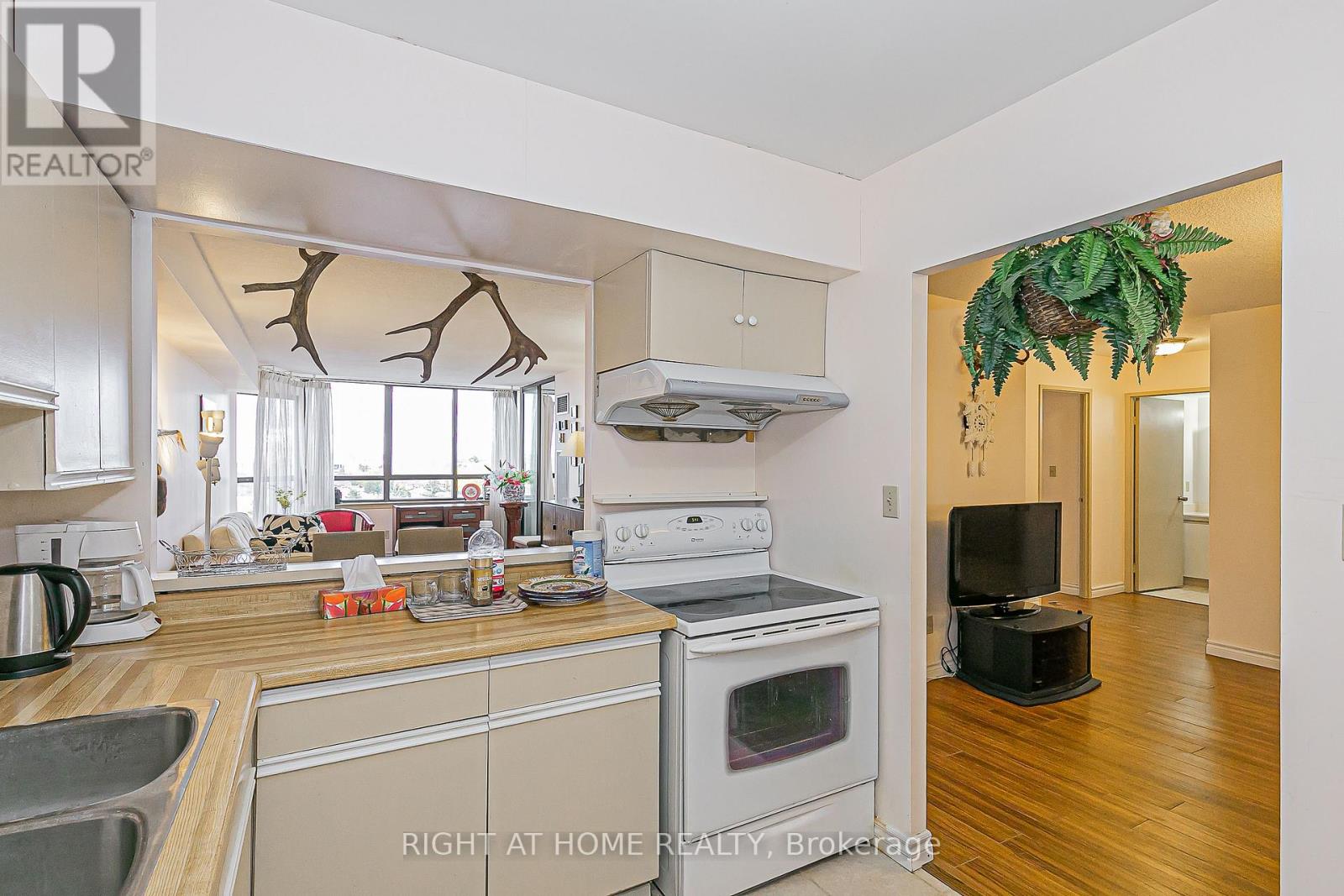 802 - 55 Bamburgh Circle, Toronto, Ontario  M1W 3V4 - Photo 9 - E12483237