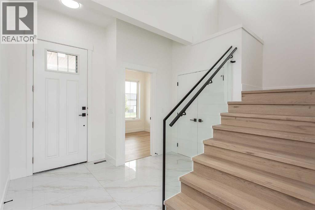 17 Thatcher Avenue, Red Deer, Alberta  T4P 0Y6 - Photo 4 - A2226910