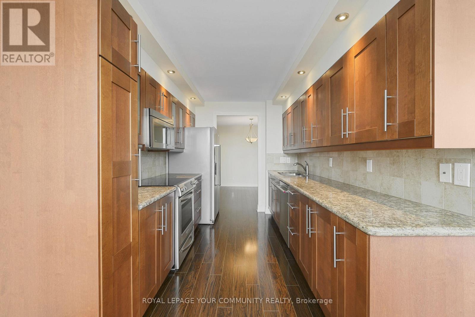 1508 - 120 Promenade Circle, Vaughan, Ontario  L4J 7W9 - Photo 10 - N12483148