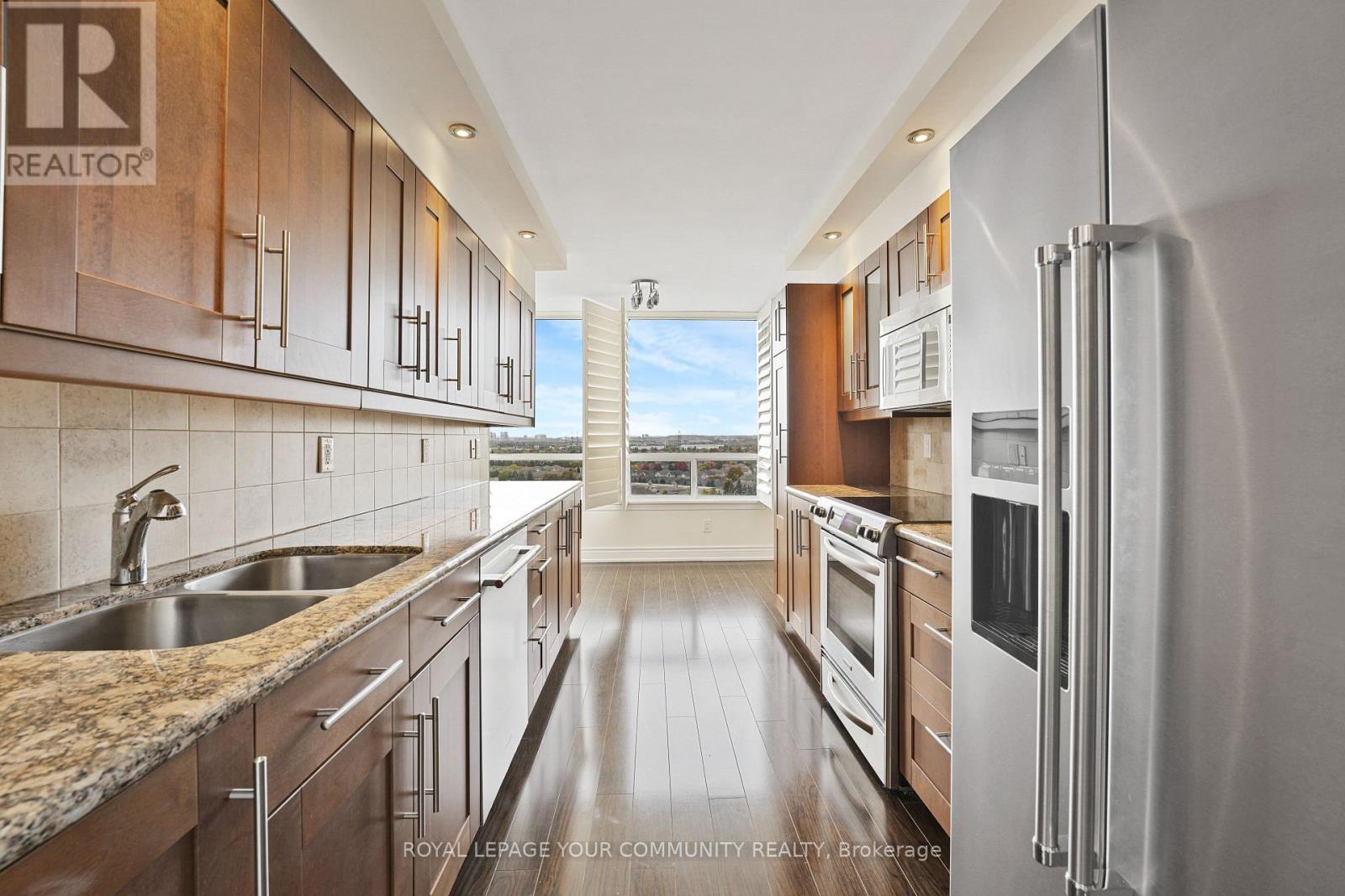 1508 - 120 Promenade Circle, Vaughan, Ontario  L4J 7W9 - Photo 12 - N12483148