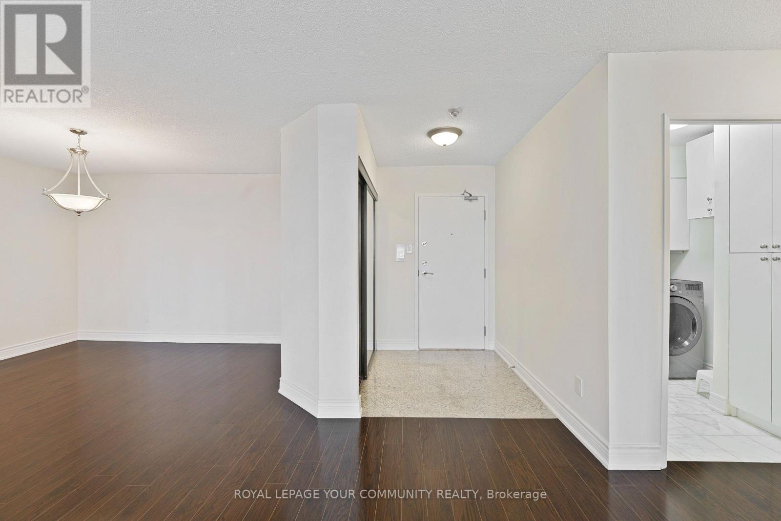 1508 - 120 Promenade Circle, Vaughan, Ontario  L4J 7W9 - Photo 2 - N12483148