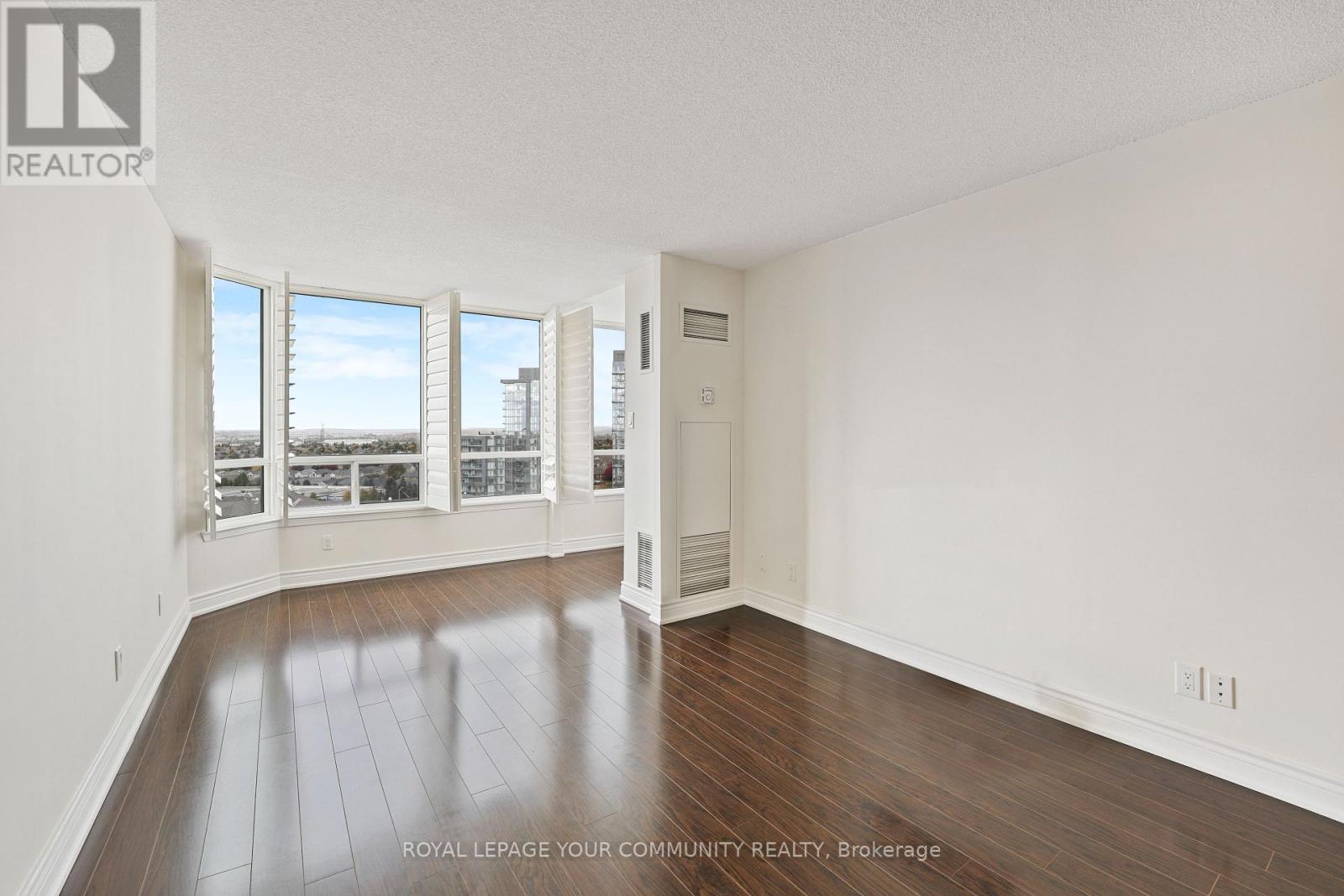 1508 - 120 Promenade Circle, Vaughan, Ontario  L4J 7W9 - Photo 5 - N12483148