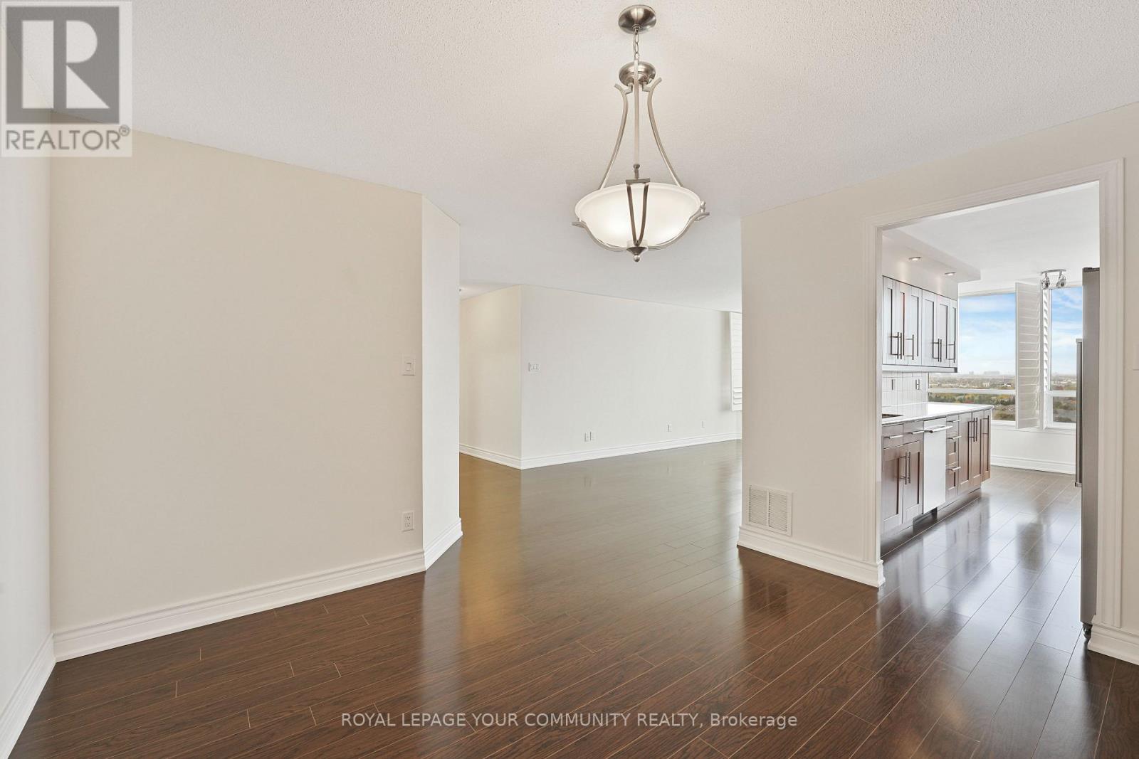 1508 - 120 Promenade Circle, Vaughan, Ontario  L4J 7W9 - Photo 7 - N12483148