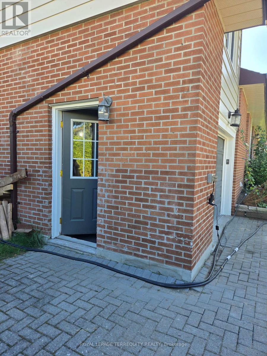 Bsmt - 55 Queens Court, East Gwillimbury, Ontario  L9N 0E8 - Photo 2 - N12483171