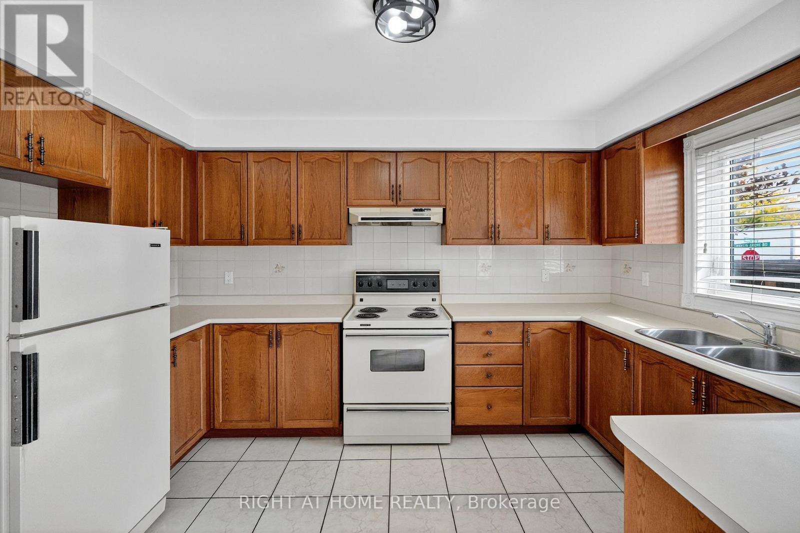 291 Andy Crescent, Vaughan, Ontario  L4H 1C3 - Photo 12 - N12483183