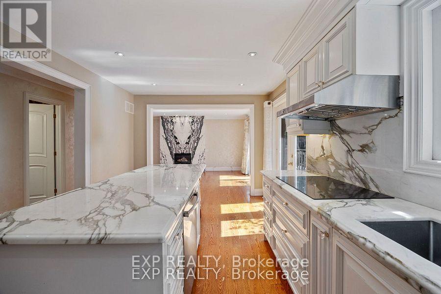 70 Hemingway Crescent, Markham, Ontario  L3R 2V6 - Photo 15 - N12483235