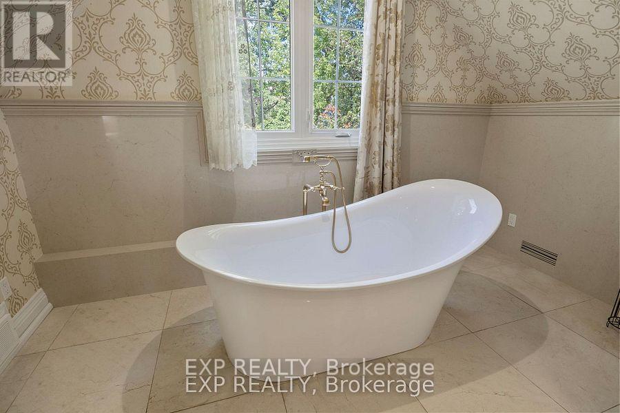 70 Hemingway Crescent, Markham, Ontario  L3R 2V6 - Photo 19 - N12483235