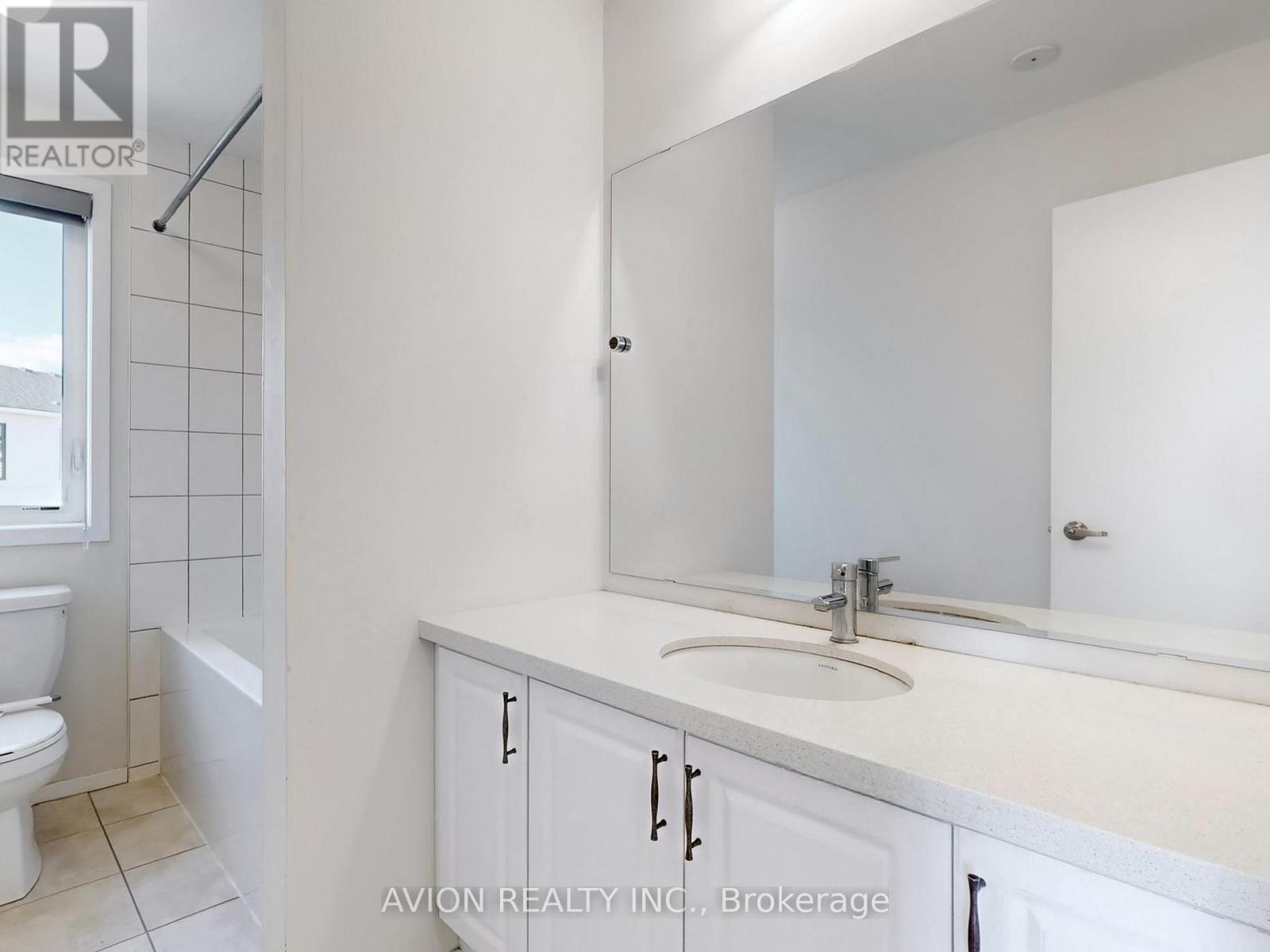 35 Thomas Armstrong Lane, Richmond Hill, Ontario  L4C 5S6 - Photo 32 - N12483240
