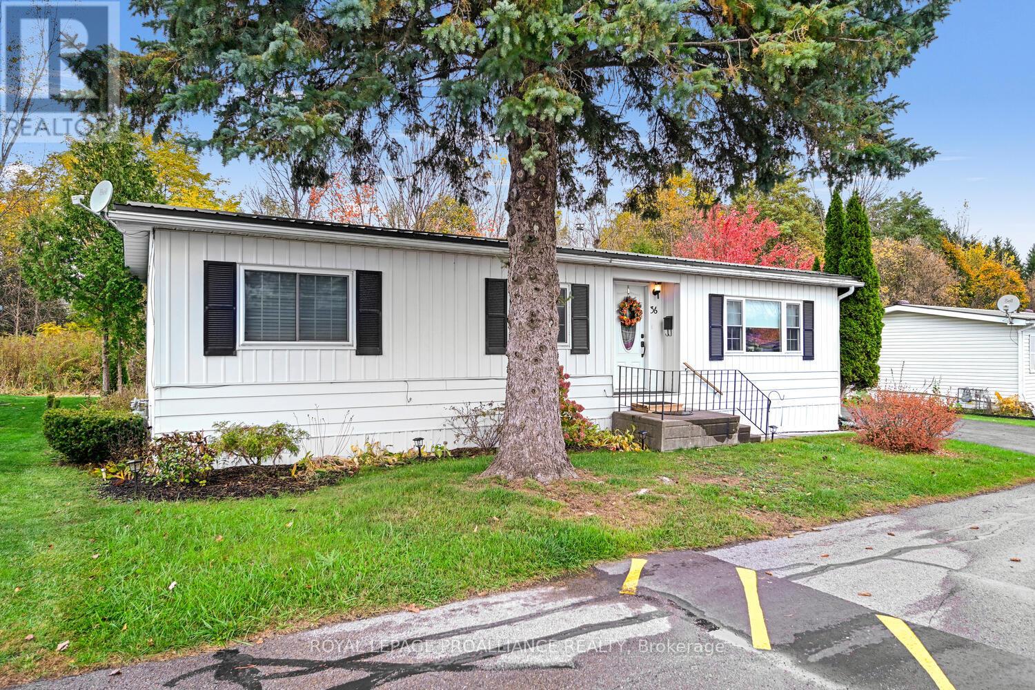 36 - 1871 Oxford Avenue, Elizabethtown-Kitley, Ontario  K6V 7B5 - Photo 2 - X12483288