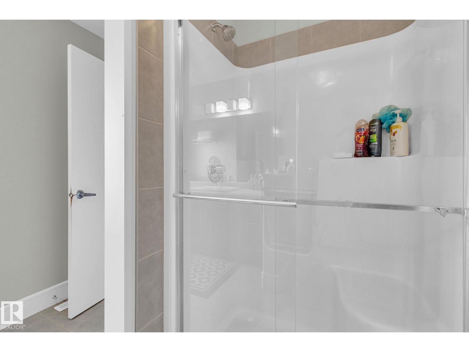 16404 12 Av Sw, Edmonton, Alberta  T6W 3K4 - Photo 11 - E4463604