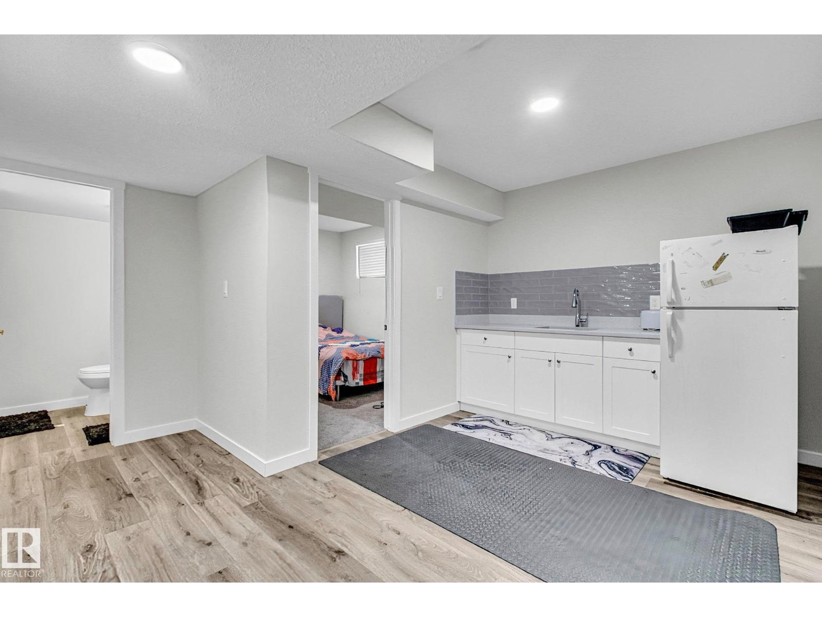 16404 12 Av Sw, Edmonton, Alberta  T6W 3K4 - Photo 17 - E4463604