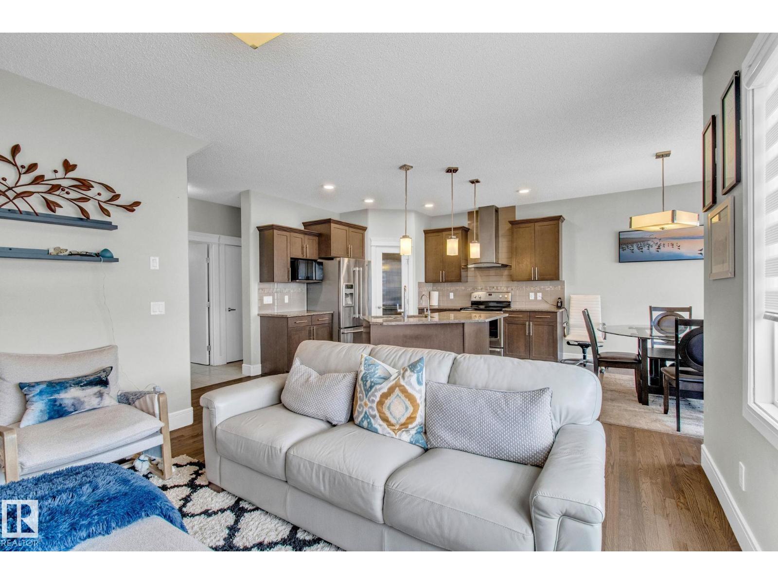 16404 12 Av Sw, Edmonton, Alberta  T6W 3K4 - Photo 4 - E4463604