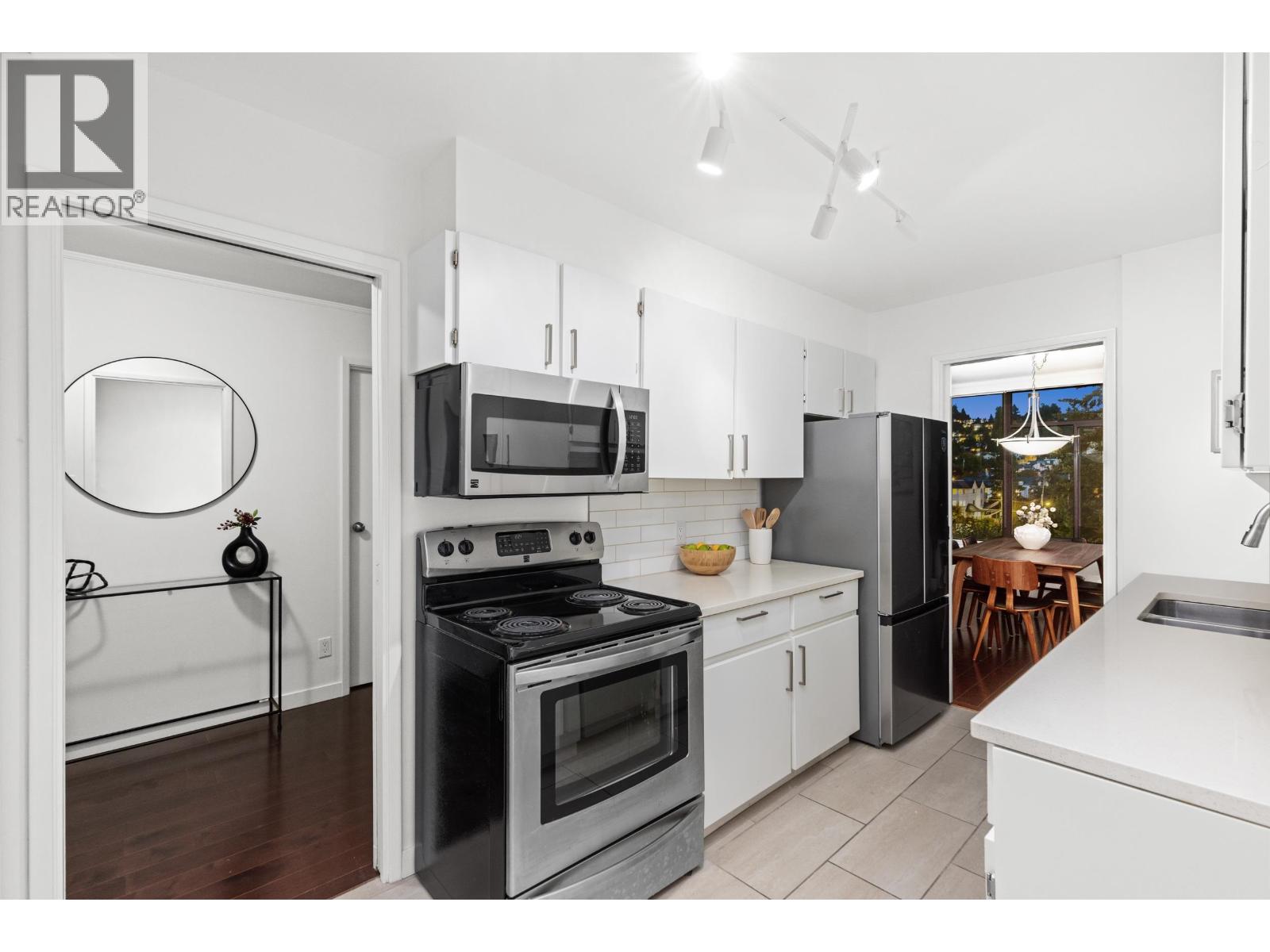 704 1480 Duchess Avenue, West Vancouver, British Columbia  V7T 2W2 - Photo 14 - R3061952