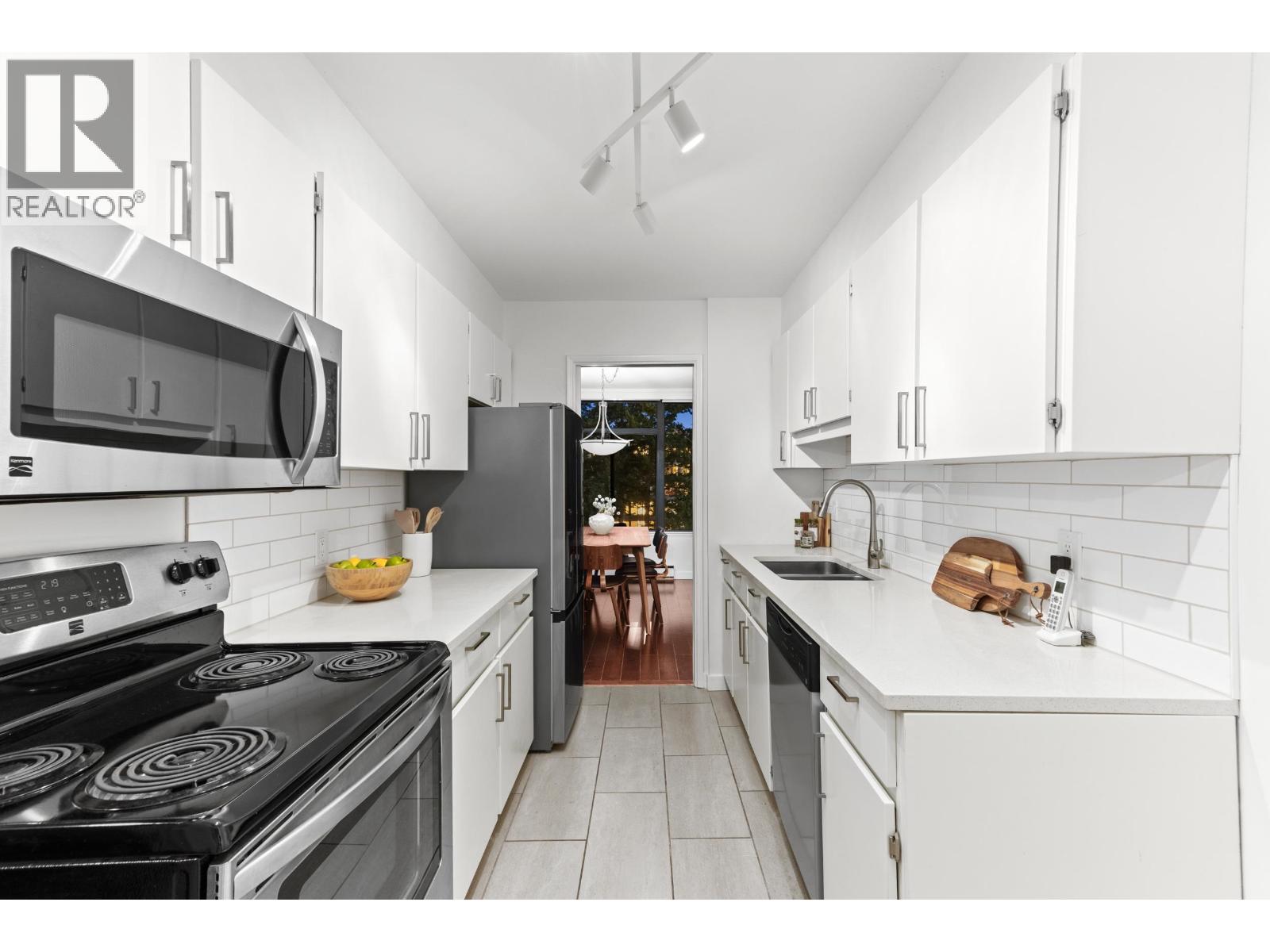 704 1480 Duchess Avenue, West Vancouver, British Columbia  V7T 2W2 - Photo 15 - R3061952