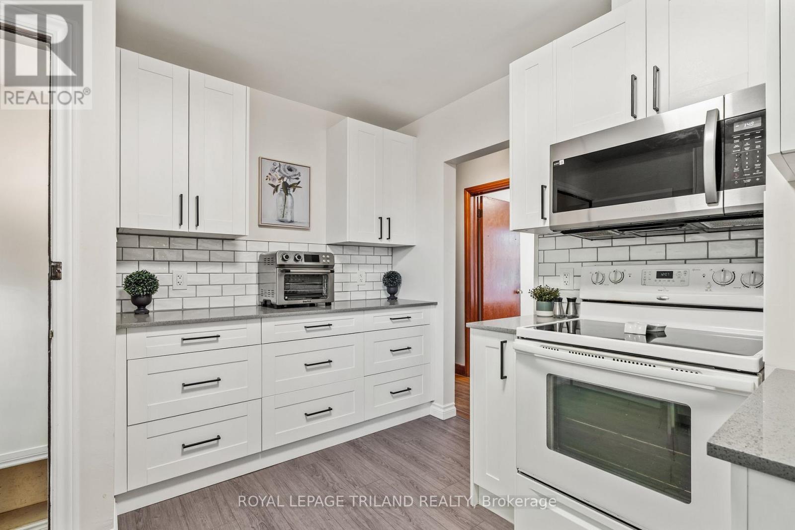 Photo 16 of 46 for 1842 Dumont Street