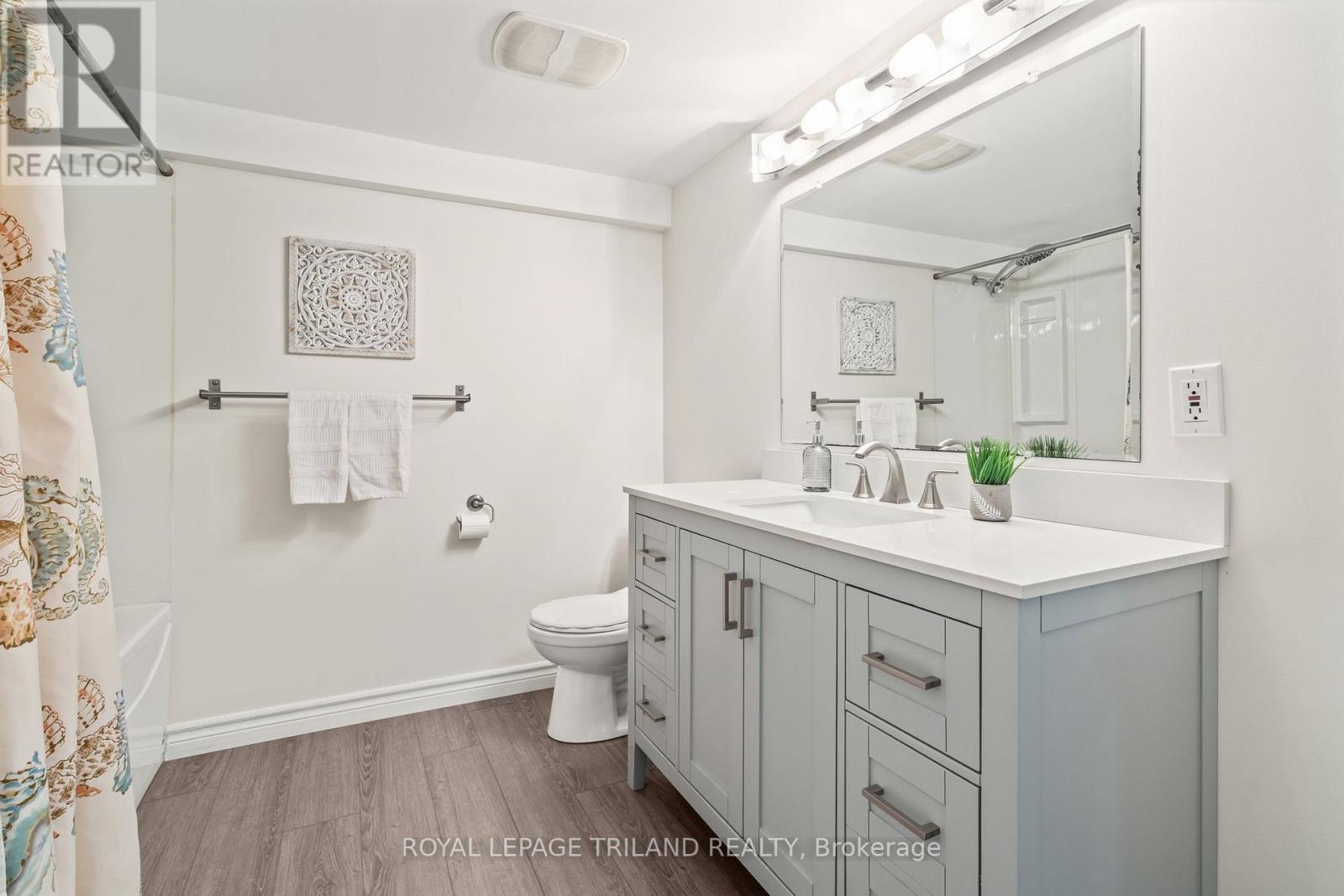 Photo 34 of 46 for 1842 Dumont Street