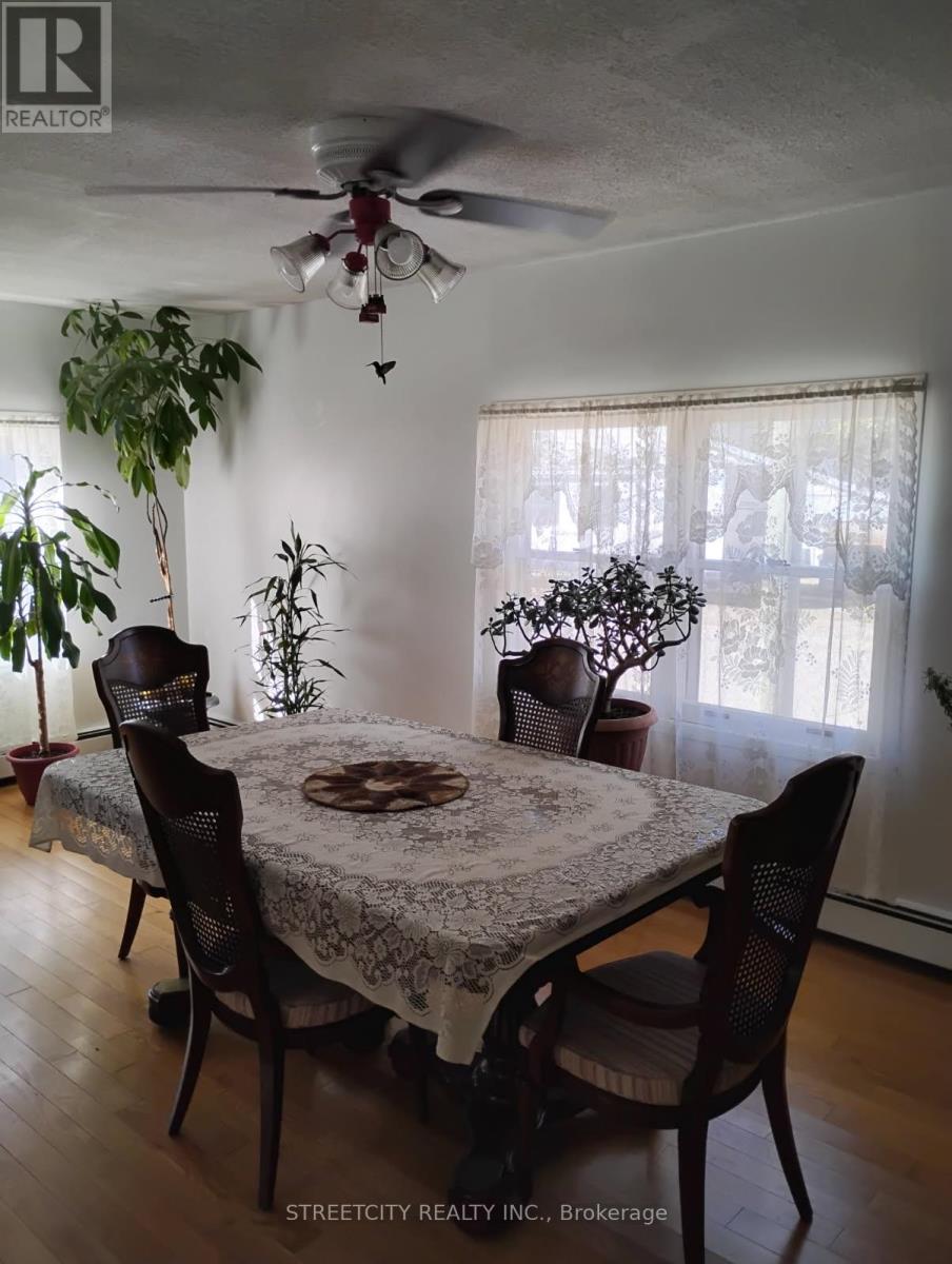 156 Maple Street, West Elgin, Ontario  N0L 2C0 - Photo 3 - X12442240