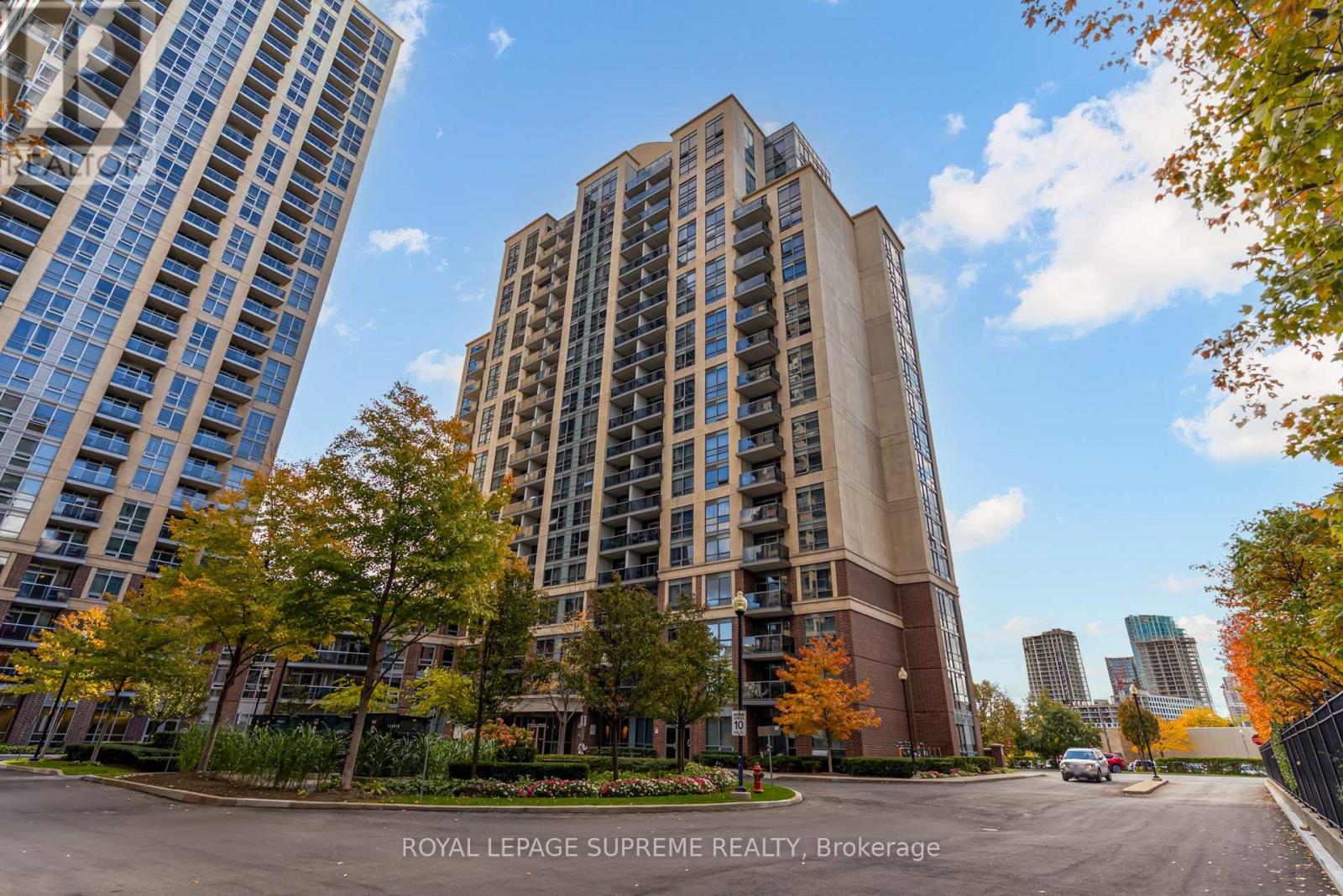 1906 - 1 MICHAEL POWER PLACE, Toronto, Ontario
