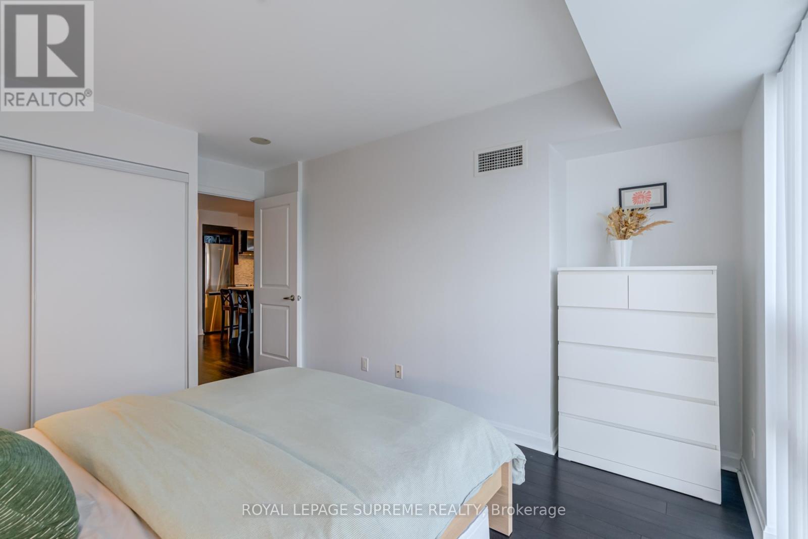 1906 - 1 Michael Power Place, Toronto, Ontario  M9A 0A1 - Photo 25 - W12483128