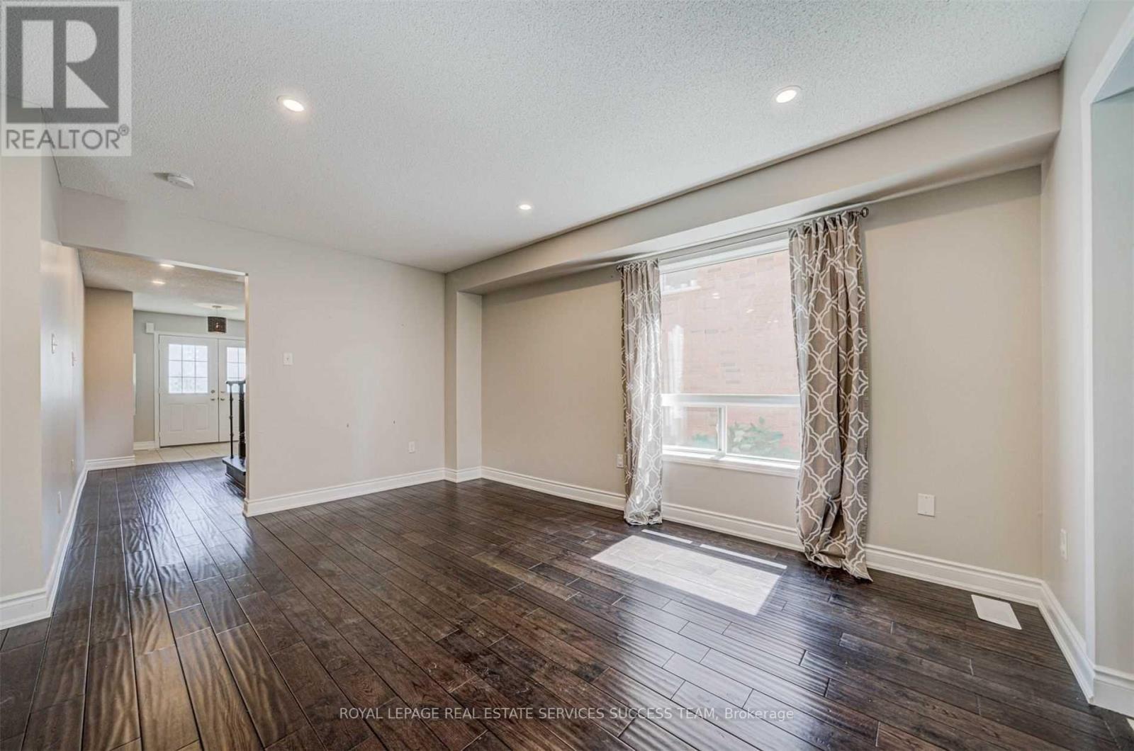 1138 Bonin Crescent, Milton, Ontario  L9T 0B2 - Photo 10 - W12483133
