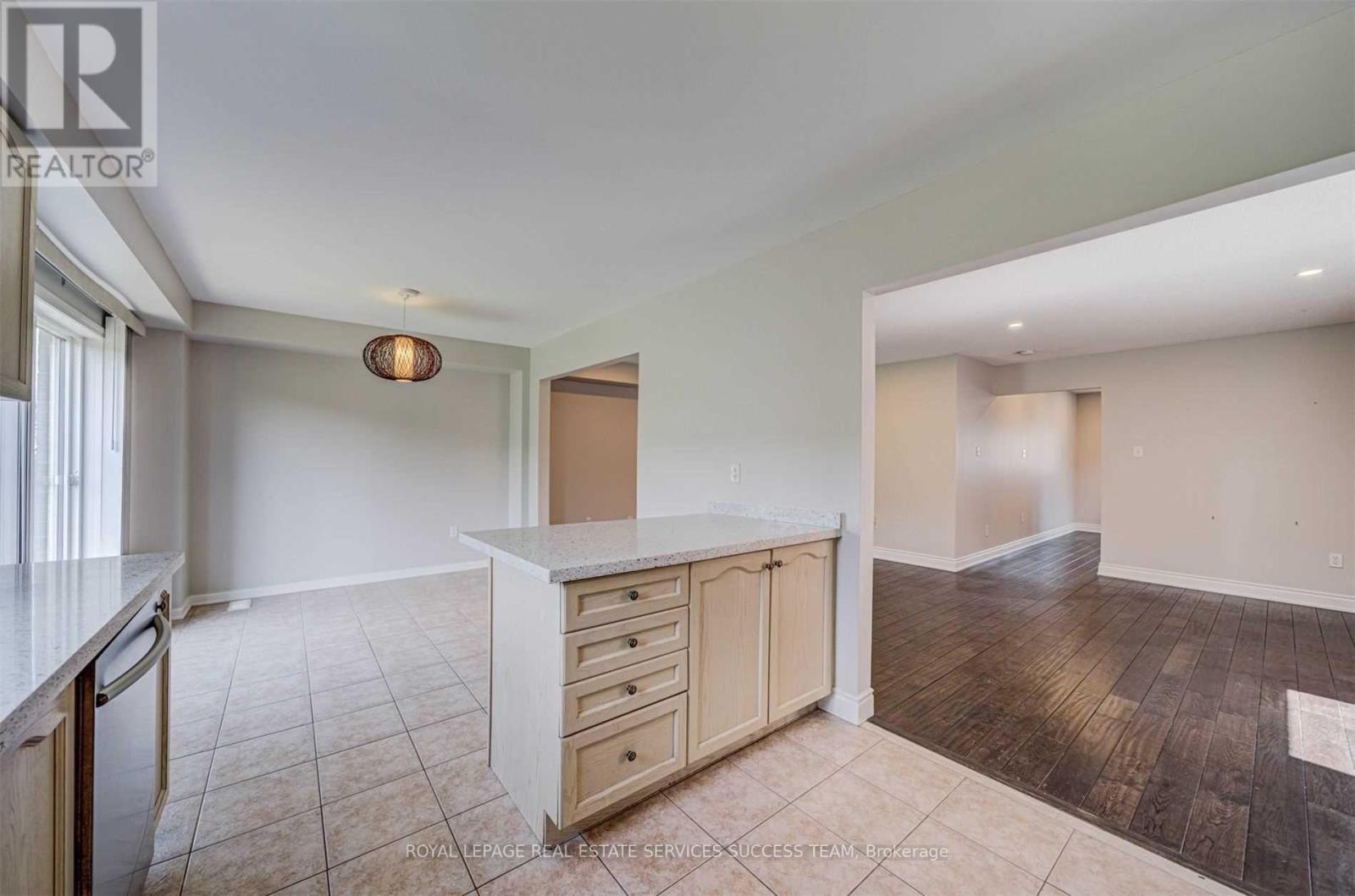 1138 Bonin Crescent, Milton, Ontario  L9T 0B2 - Photo 21 - W12483133