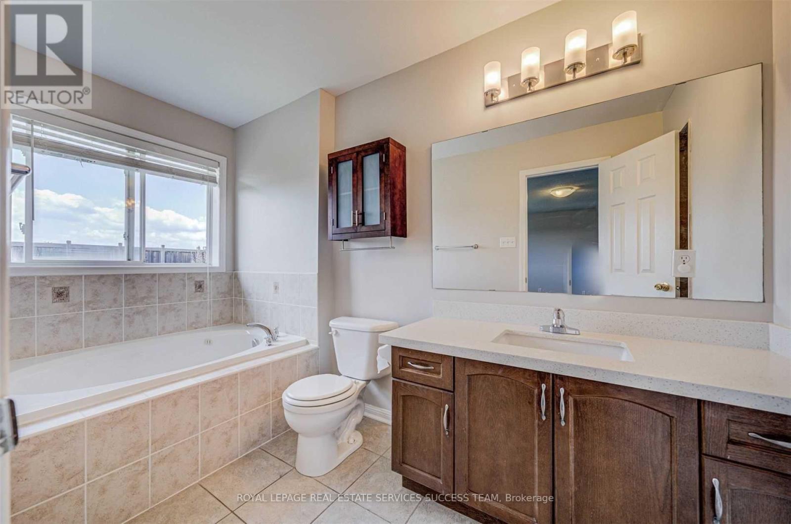 1138 Bonin Crescent, Milton, Ontario  L9T 0B2 - Photo 30 - W12483133