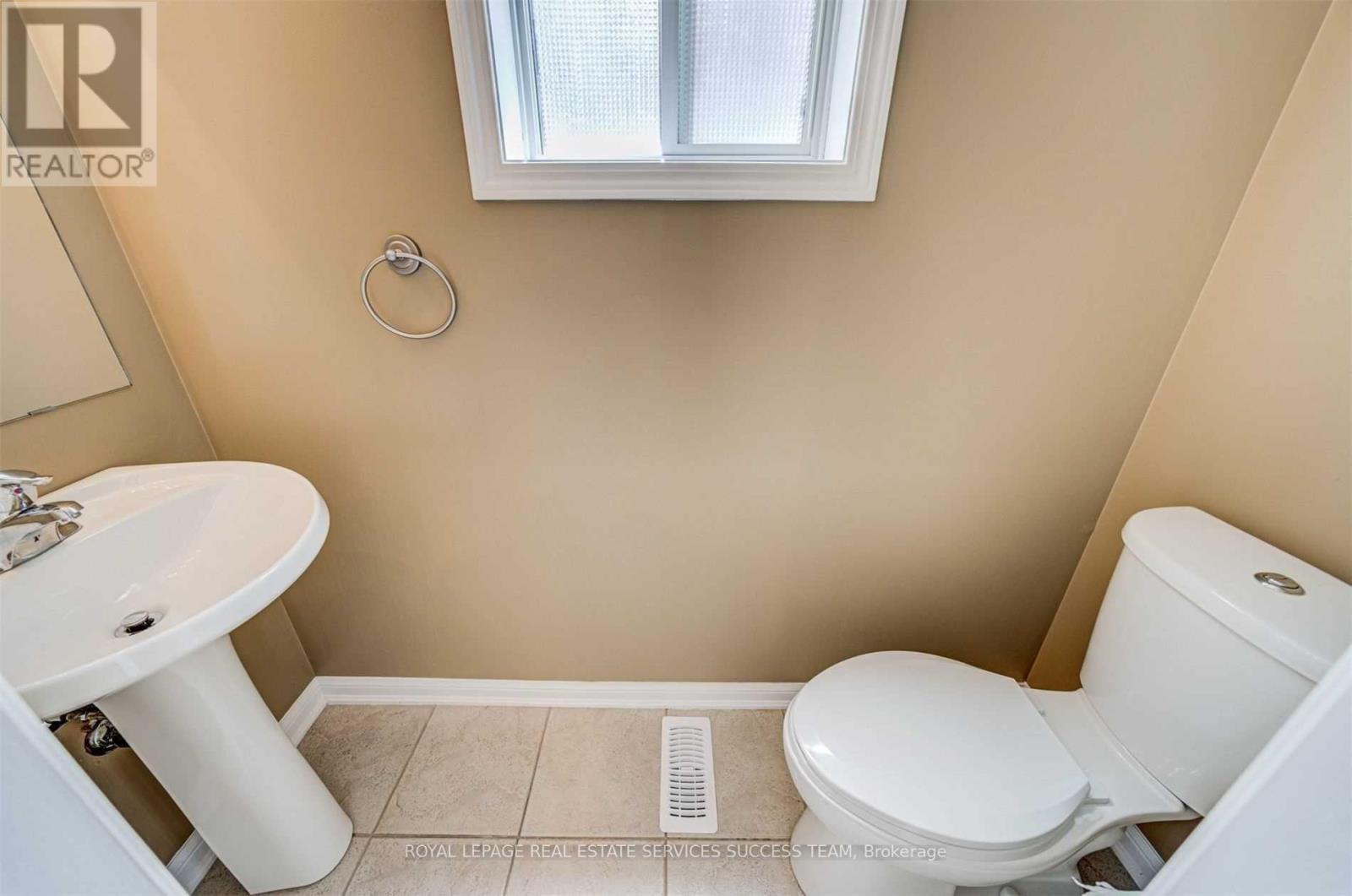 1138 Bonin Crescent, Milton, Ontario  L9T 0B2 - Photo 6 - W12483133
