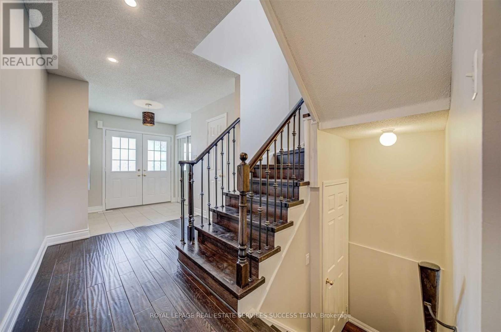 1138 Bonin Crescent, Milton, Ontario  L9T 0B2 - Photo 8 - W12483133