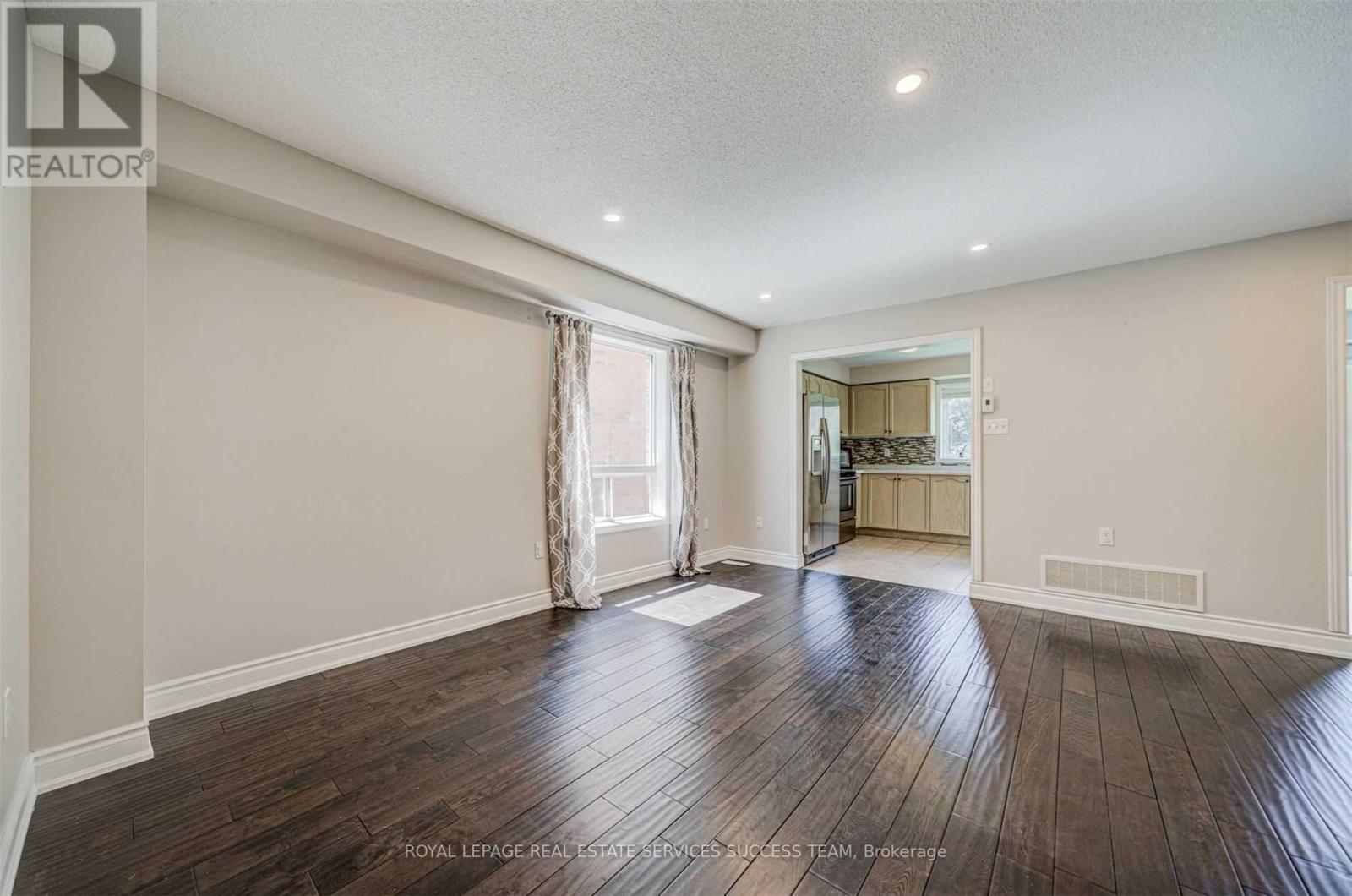 1138 Bonin Crescent, Milton, Ontario  L9T 0B2 - Photo 9 - W12483133