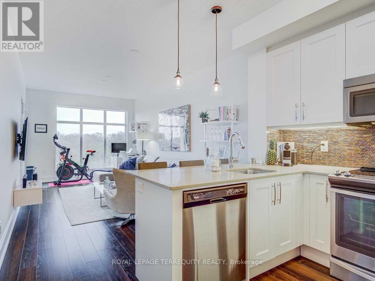 814 - 1 Old Mill Drive, Toronto, Ontario  M6S 0A1 - Photo 10 - W12483141